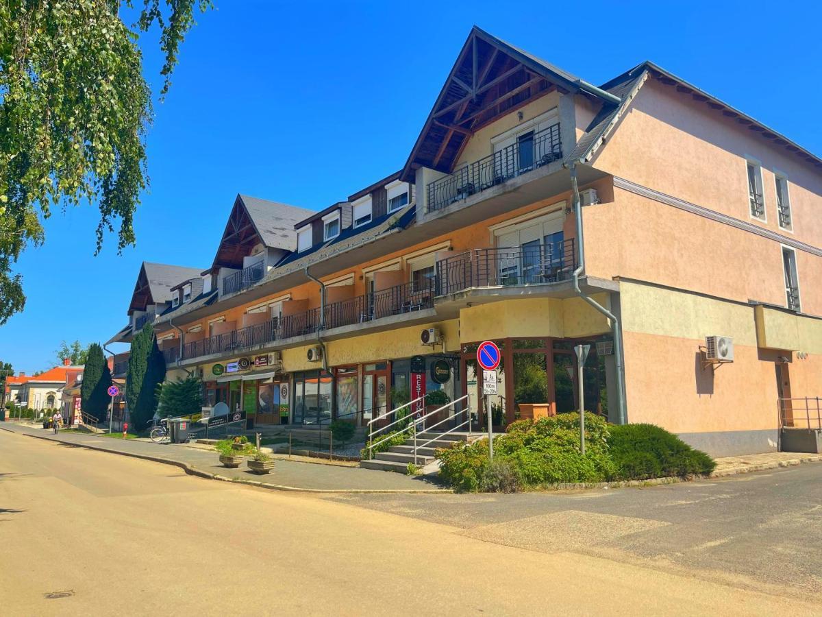 Hotel Alkotmany Vendeghaz Sárvár Exteriér fotografie